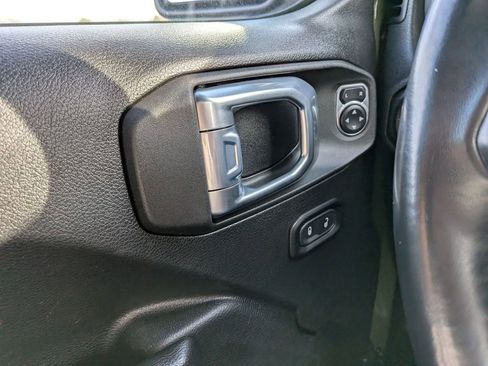 Used 2021 Jeep Wrangler Unlimited Sport image 27