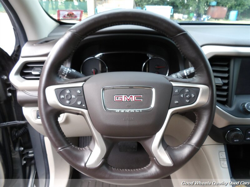 Used 2017 GMC Acadia Denali w/ Technology Package FWD image 15