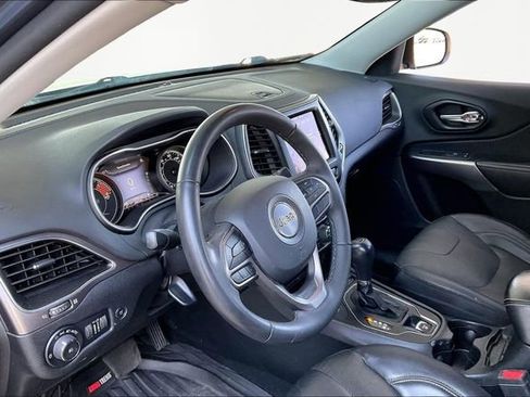 Used 2021 Jeep Cherokee Latitude Lux w/ Comfort/Convenience Group image 12