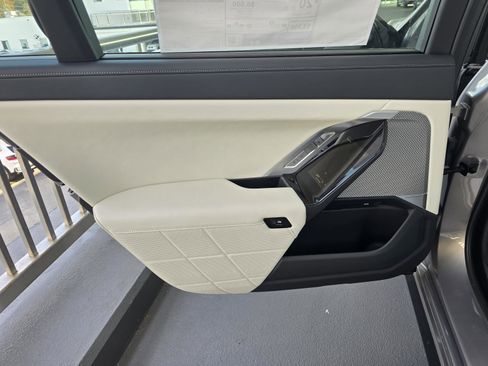 New 2025 BMW 760i xDrive image 11