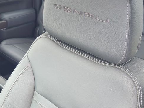 Used 2022 GMC Sierra 2500 Denali w/ Denali Ultimate Package image 15