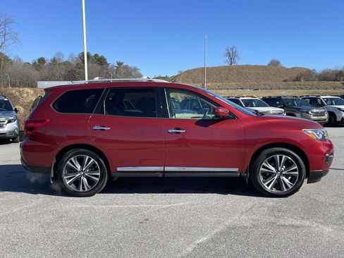 Used 2017 Nissan Pathfinder Platinum w/ Cargo Package image 31