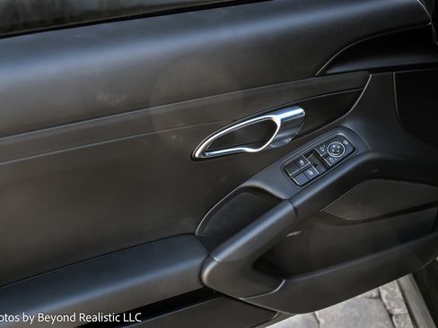 Used 2025 Porsche 718 Cayman image 22