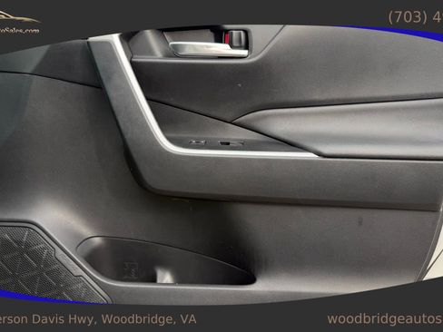 Used 2021 Toyota RAV4 XLE image 12