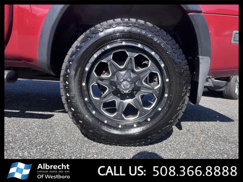 Used 2015 Nissan Titan SV w/ SV Value Truck Package image 33