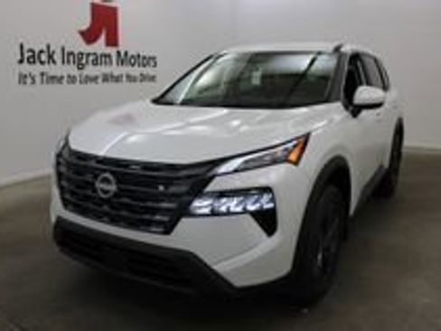 New 2026 Nissan Rogue SV image 2