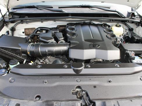 Used 2021 Toyota 4Runner Venture image 31