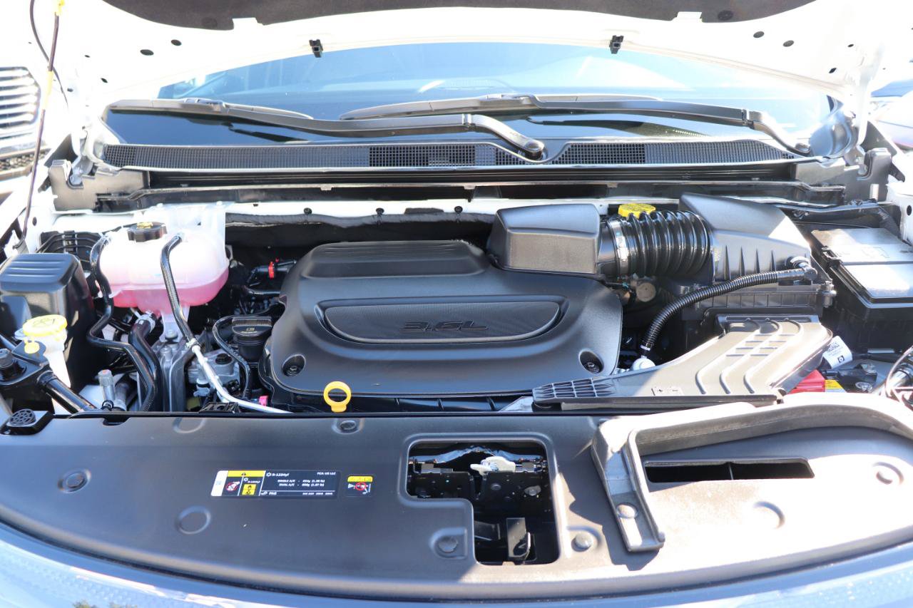 Used 2027 Chrysler Pacifica Select FWD image 55