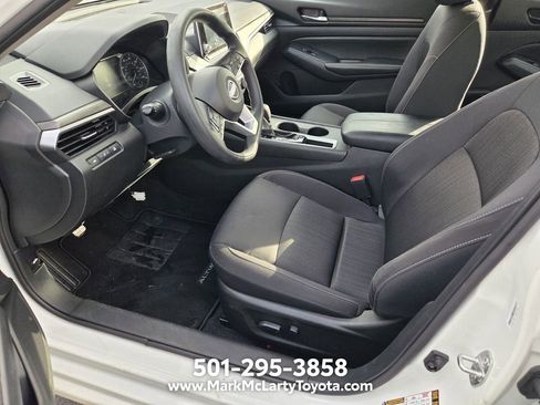 Used 2025 Nissan Altima 2.5 SV FWD image 6
