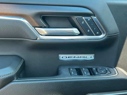 Used 2024 GMC Sierra 1500 Denali w/ Technology Package RWD image 9