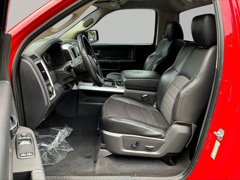 Used 2011 RAM 1500 R/T w/ Remote Start & Security Group RWD image 18