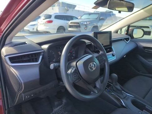 Used 2025 Toyota Corolla LE FWD image 11