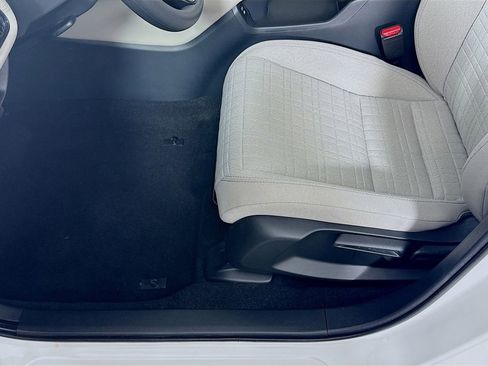 Certified 2026 Honda HR-V LX image 18