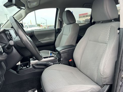 Used 2022 Toyota Tacoma SR5 w/ Technology Package AWD/4WD image 11