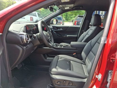 New 2026 Chevrolet Equinox LT w/ Convenience Package II AWD/4WD image 13