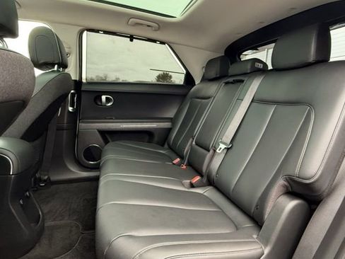 Used 2024 Hyundai Ioniq 5 Limited image 17
