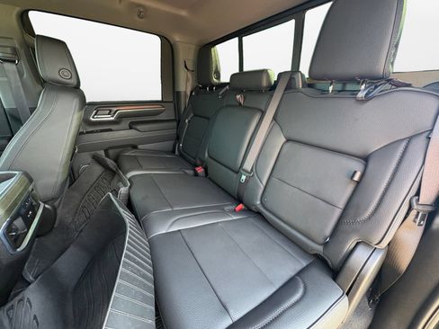 Used 2024 GMC Sierra 2500 Denali w/ Denali Reserve Package AWD/4WD image 15