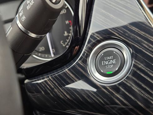 Certified 2025 Cadillac XT6 Premium Luxury image 23