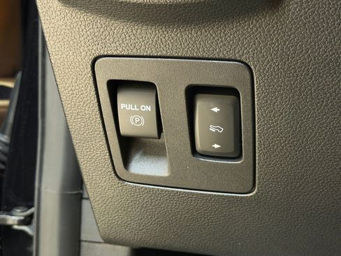 Used 2021 Ford Expedition Max Limited AWD/4WD image 28