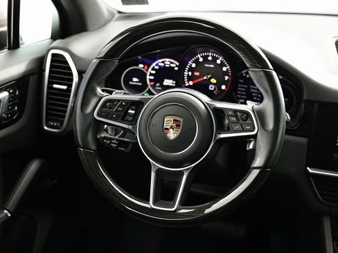 Used 2023 Porsche Cayenne image 28