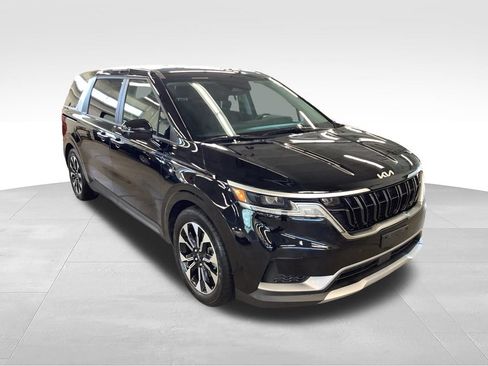 Certified 2023 Kia Carnival EX FWD image 24