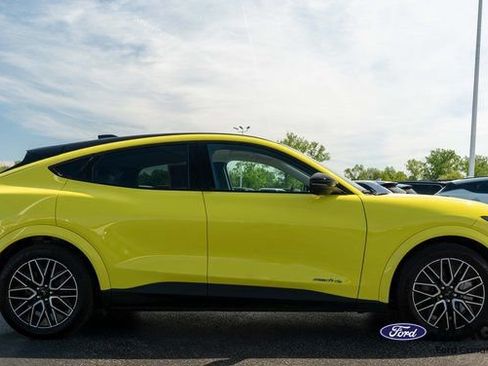 Used 2025 Ford Mustang Mach-E Premium AWD/4WD image 5