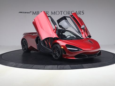 Used 2019 McLaren 720S Performance RWD image 19