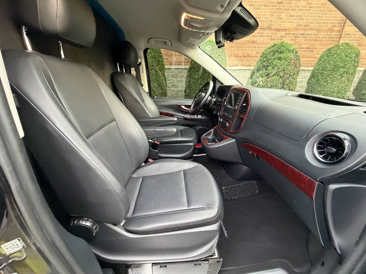 Used 2021 Mercedes-Benz Metris Passenger image 38