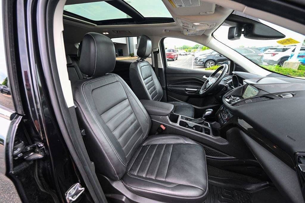Used 2019 Ford Escape Titanium AWD/4WD image 25