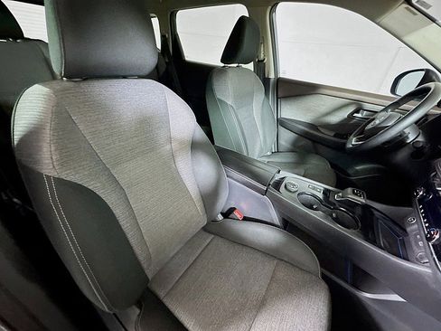 Used 2022 Nissan Rogue SV image 25