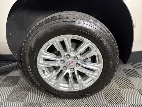 Used 2021 GMC Yukon XL SLT w/ SLT Luxury Plus Package AWD/4WD image 20