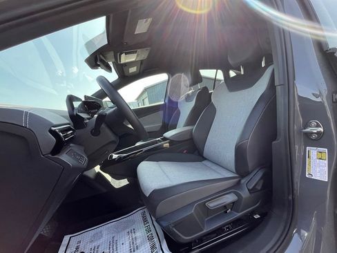 Used 2023 Volkswagen ID.4 Pro AWD/4WD image 9