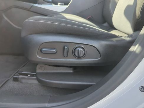 Used 2023 Chevrolet Blazer LT image 28