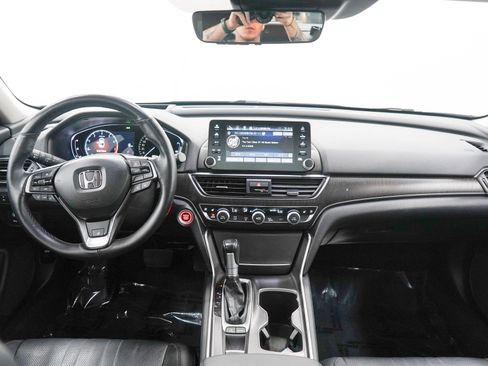 Used 2020 Honda Accord Touring image 14