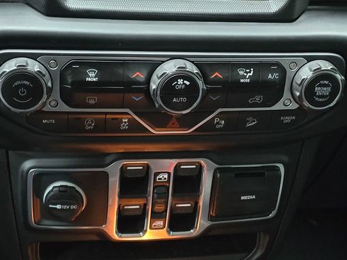 Used 2020 Jeep Wrangler Unlimited Sport image 38