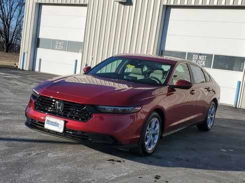 Certified 2025 Honda Accord LX image 3