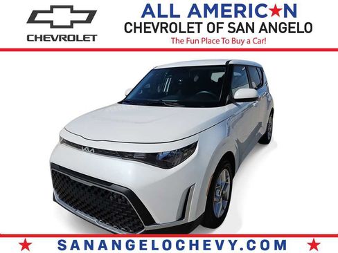 Used 2025 Kia Soul LX w/ LX Technology Package FWD image 1