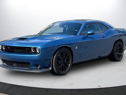 Certified 2023 Dodge Challenger R/T Scat Pack w/ Plus Package RWD image 4