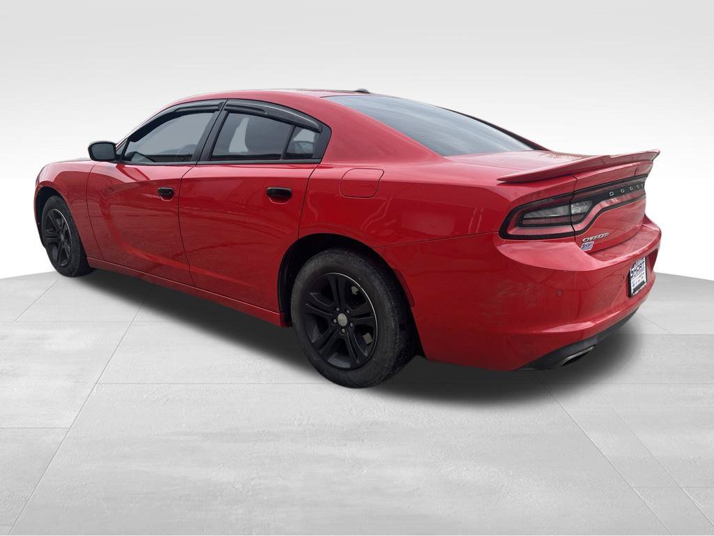 Used 2020 Dodge Charger SXT w/ Leather Interior Group RWD image 3