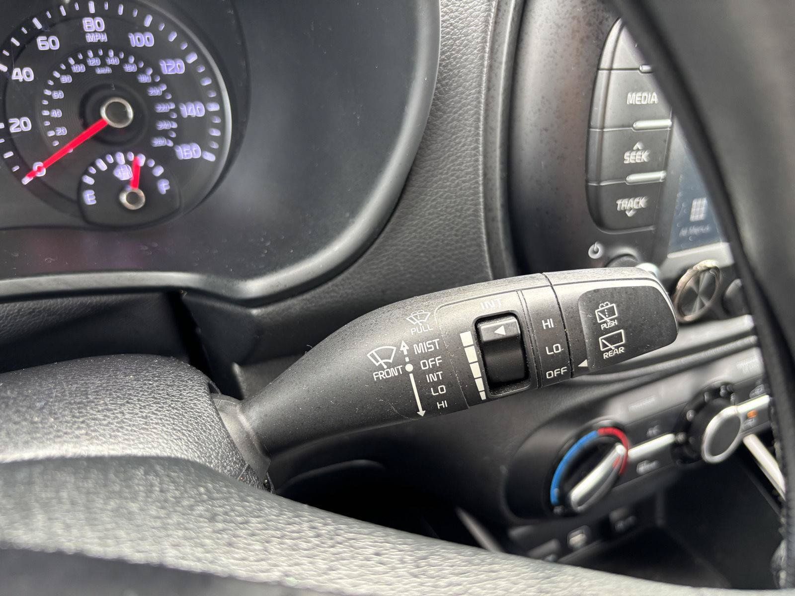 Used 2020 Kia Soul LX FWD image 29