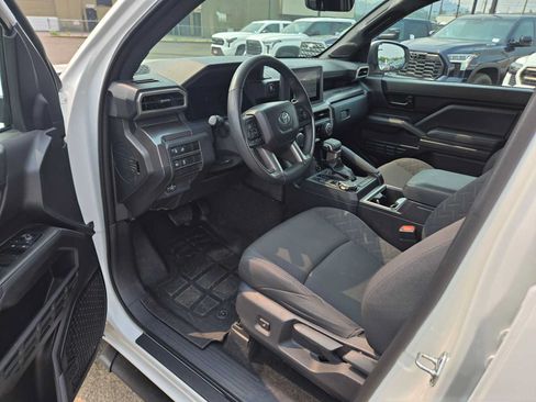 Used 2024 Toyota Tacoma SR5 w/ SR5 Upgrade Package AWD/4WD image 23