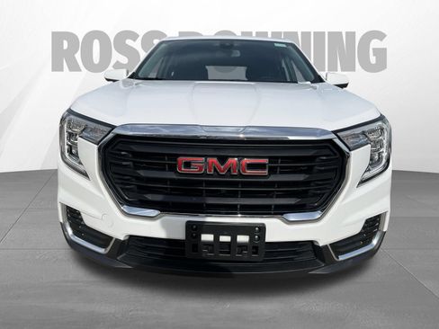 Used 2024 GMC Terrain SLE FWD image 2