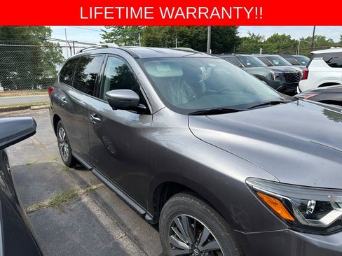 Used 2020 Nissan Pathfinder SL AWD/4WD image 4