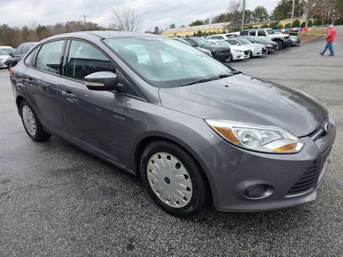 Used 2013 Ford Focus SE w/ Super Fuel Economy (SFE) Pkg image 3