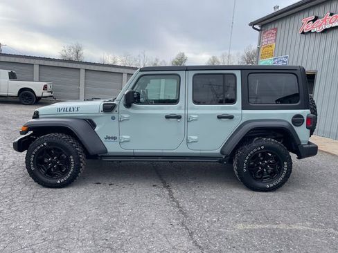 Used 2023 Jeep Wrangler Unlimited w/ Cold Weather Group AWD/4WD image 4