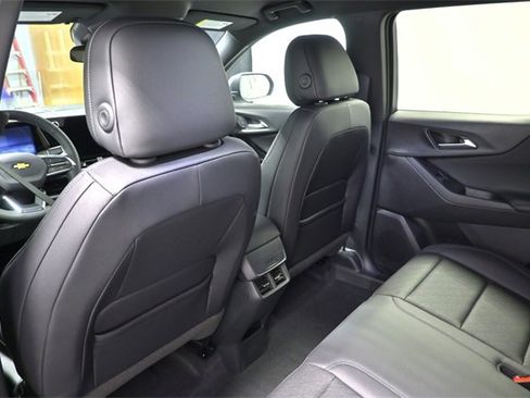 New 2026 Chevrolet Equinox LT w/ Convenience Package II image 12