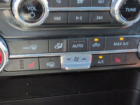 Certified 2022 Ford F150 XLT w/ Equipment Group 302A High image 25