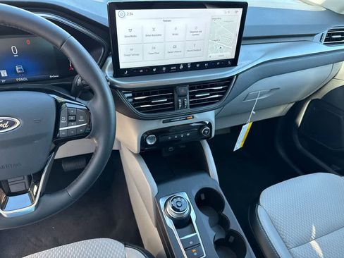 New 2024 Ford Escape SE FWD image 26
