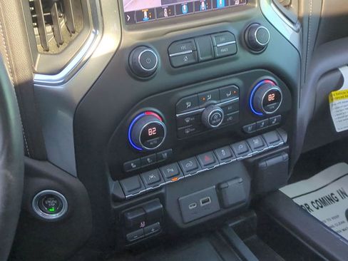 Used 2022 Chevrolet Silverado 1500 LTZ w/ LTZ Premium Package image 23