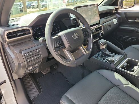 Used 2025 Toyota Tacoma Limited image 14